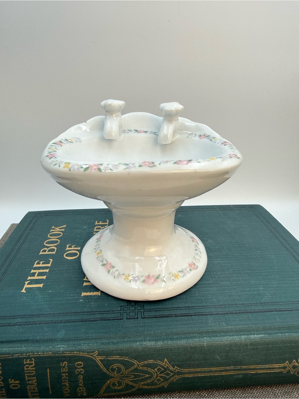 Vintage Ceramic Pedestal Sink Soap Dish Floral Cottage Decor